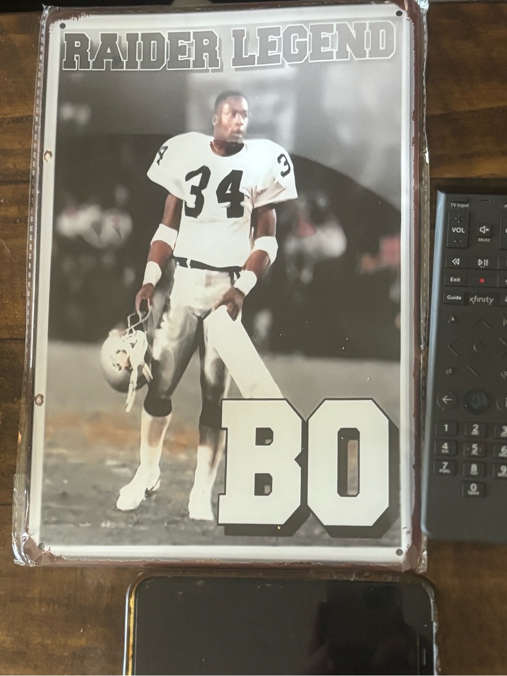 Raider Legend BO JACKSON  #34
Vintage-Style Metal Wall Sign - White and Black